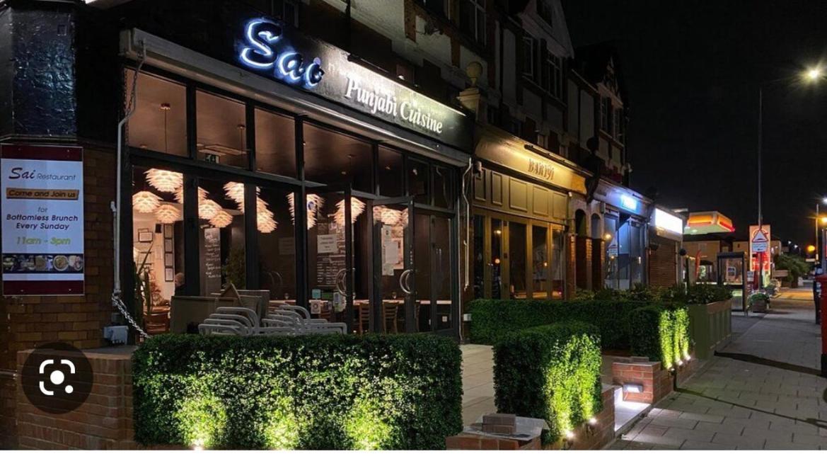 Super Convenient For - Large 2 Double Bed 30 Seconds Walk To Platform Train Station And 19 Mins To Waterloo Апартаменты