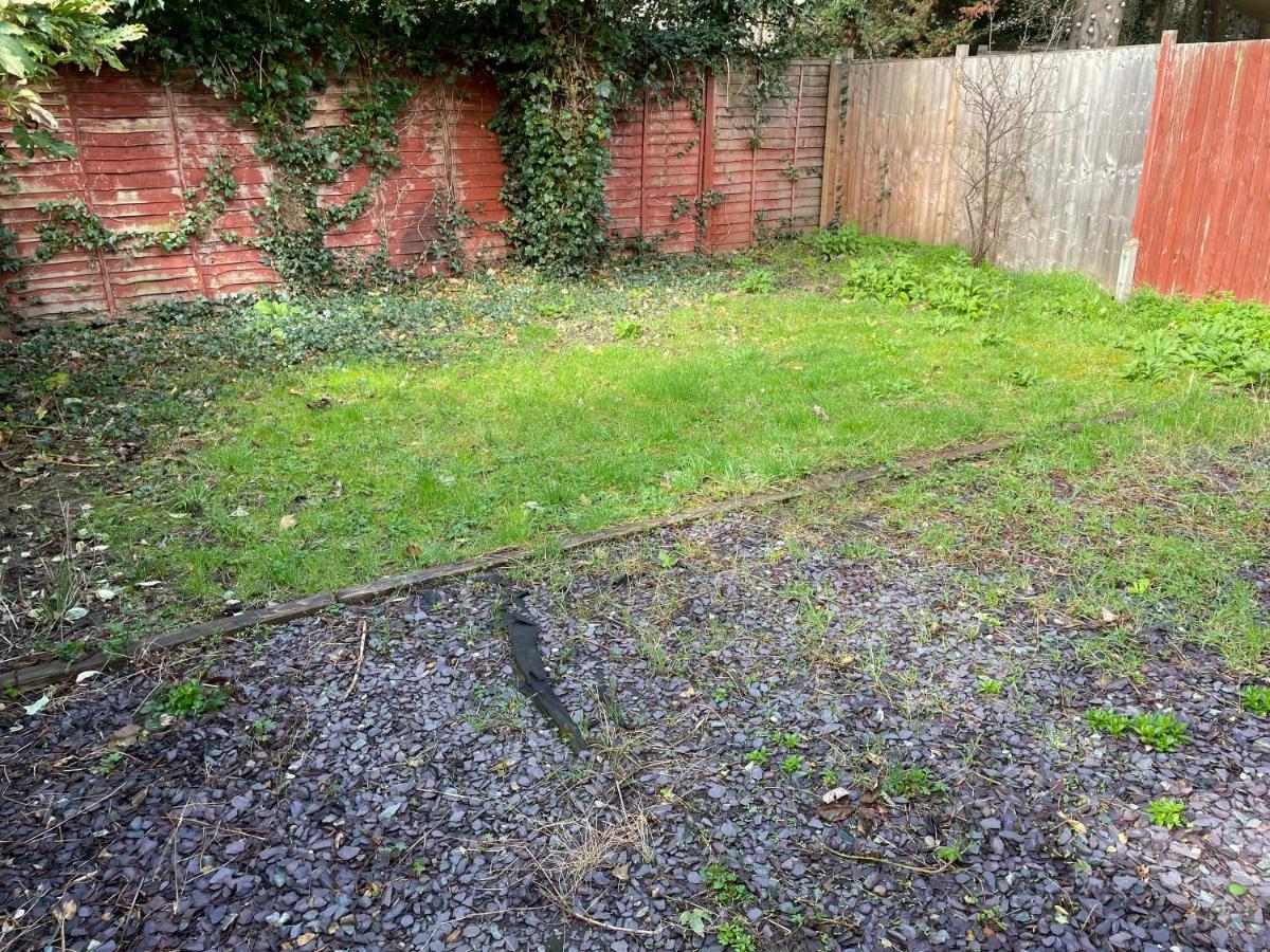 Super Convenient For - Large 2 Double Bed 30 Seconds Walk To Platform Train Station And 19 Mins To Waterloo Апартаменты *